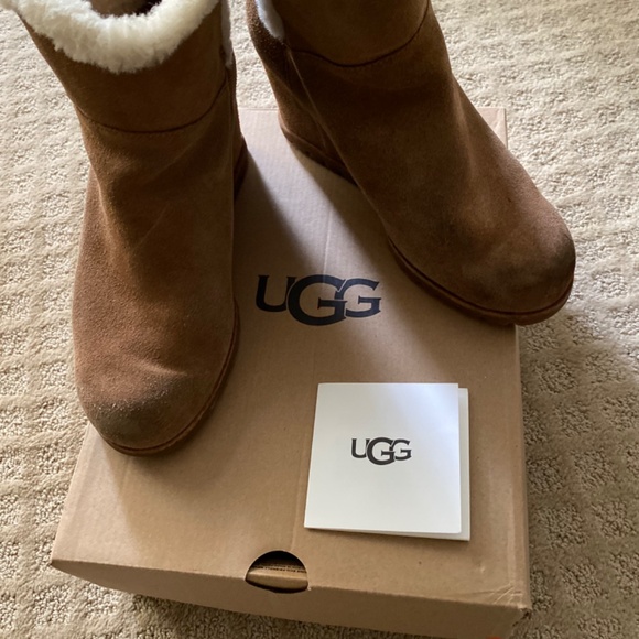 UGG Boots Shearling -Fair Condition - Picture 9 of 16